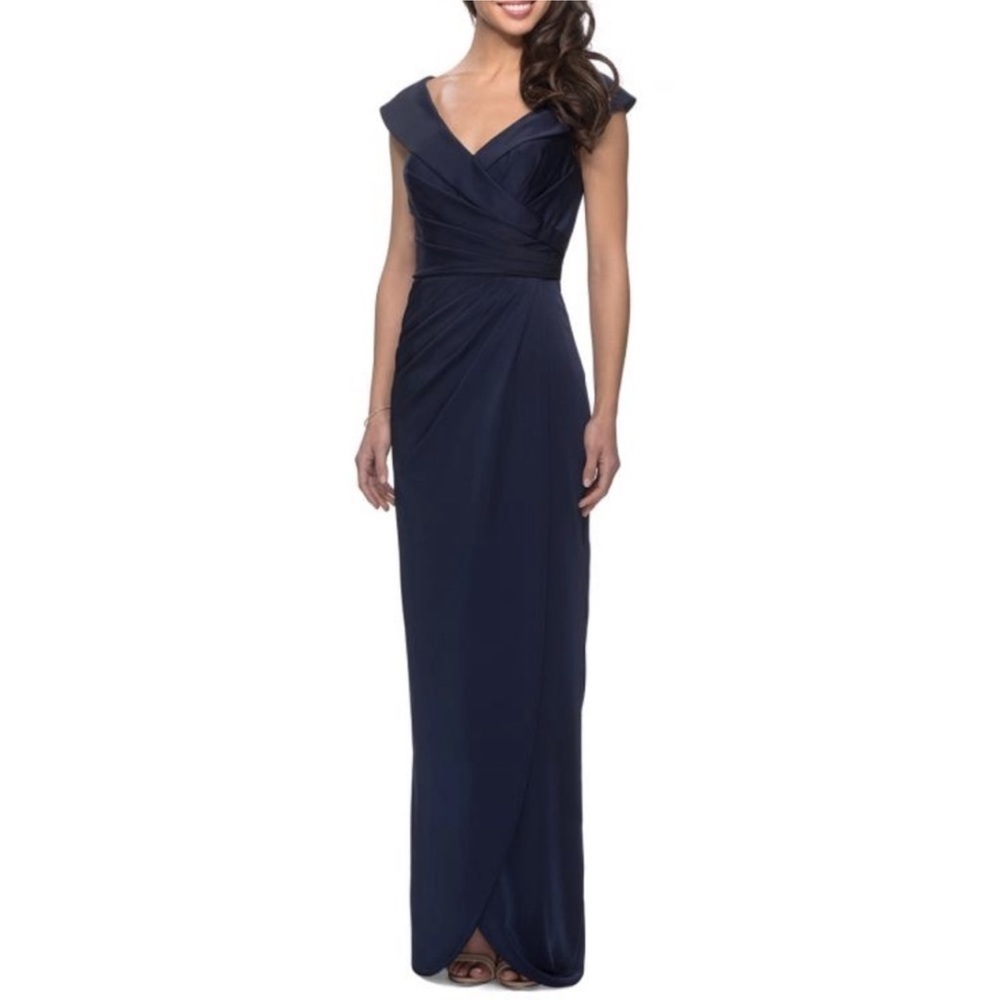 La Femme 25206 Ruched Cap Sleeved Long Gown in Navy Size 14 NWT